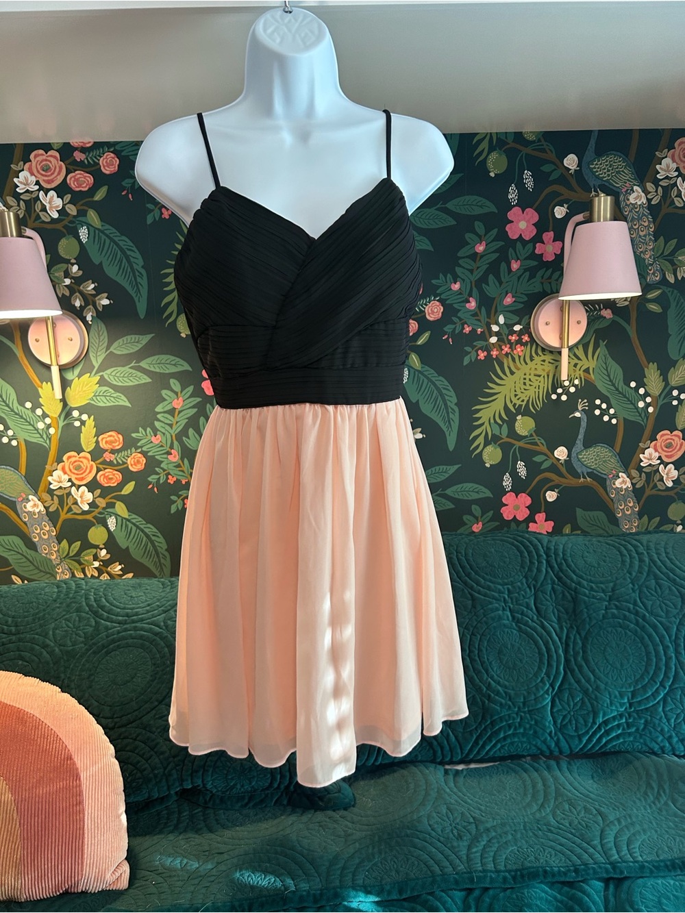 theGLaM Black & Peach Colorblock Chiffon Mini Dress Size Large